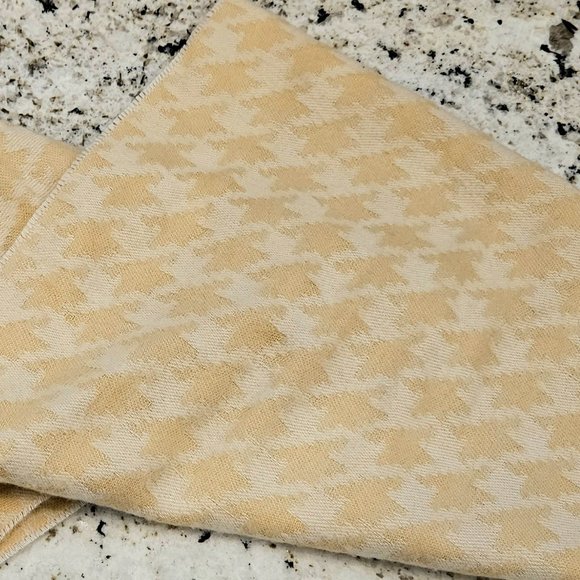 Super soft neutral printed scarf - Picture 2 of 3